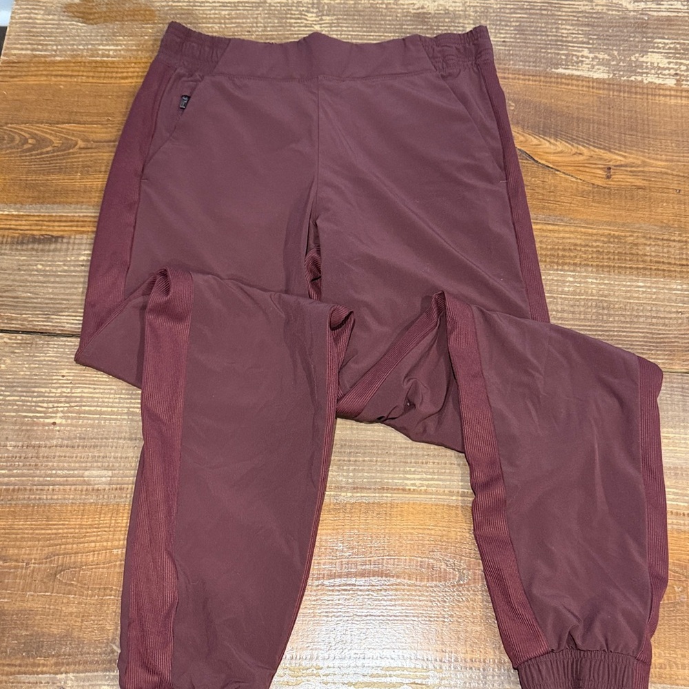 Athleta Brooklyn lined Maroon Joggers
